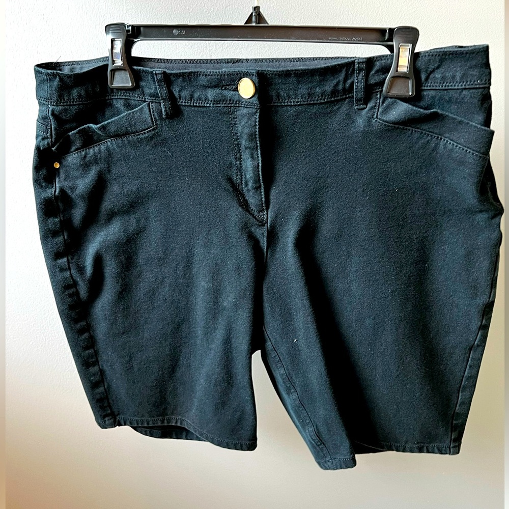 Chico’s Size 2 Women’s Black Shorts- Stretchy Jean-type material.